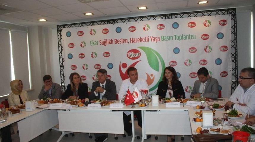 Fabrika &Ccedil;alışanları 6 Ayda 5 Ton Kilo Verecek