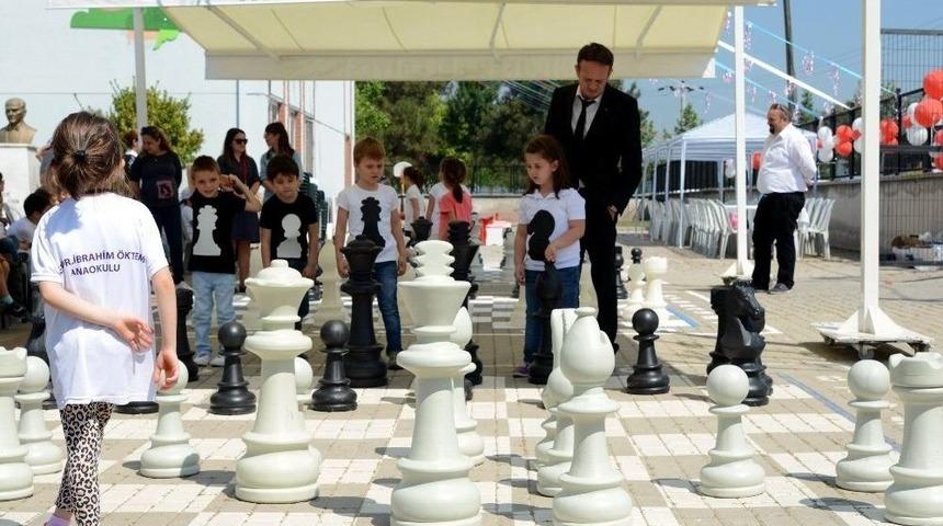 Minik &Ouml;ğrenciler Satran&ccedil; Turnuvasında Kapıştı