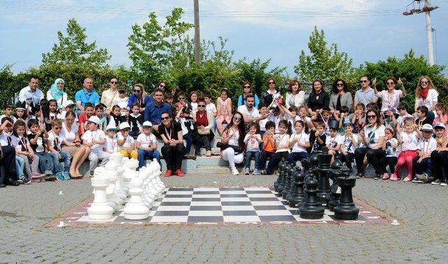 Minik Öğrenciler Satranç Turnuvasında Kapıştı