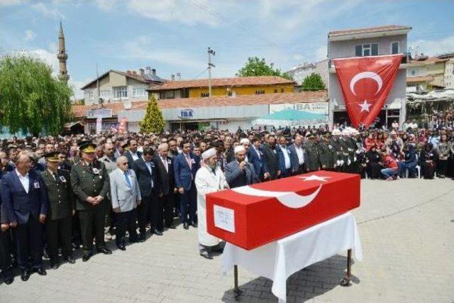 Manisa’Da Şehit Olan Er Kırşehir'de Toprağa Verildi