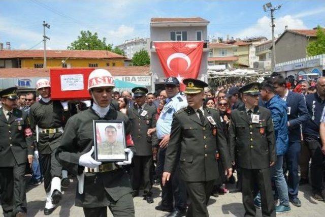 Manisa’Da Şehit Olan Er Kırşehir'de Toprağa Verildi