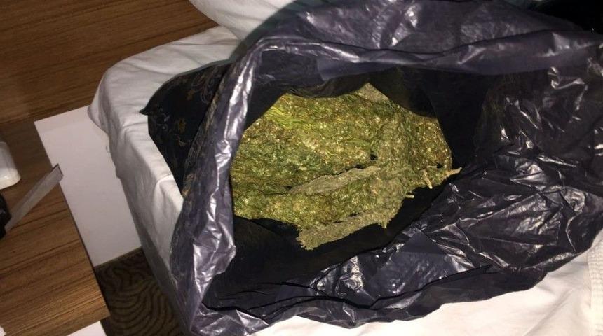 Otel Odasına Uyuşturucu Baskını