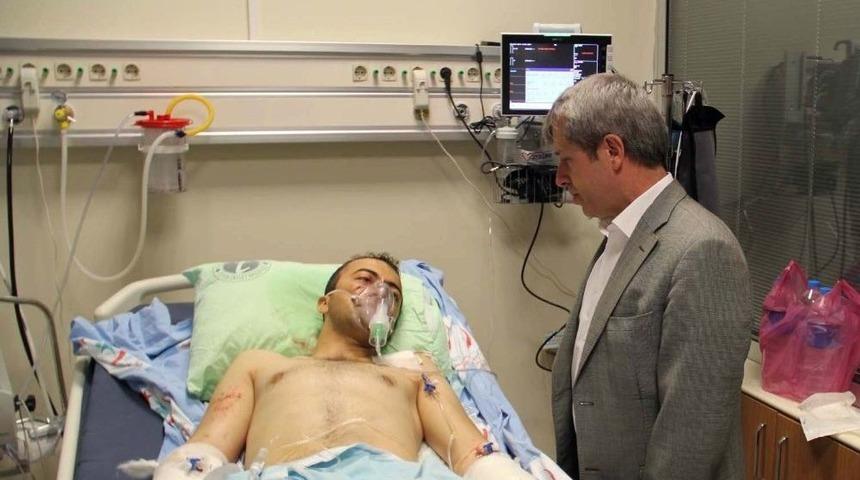 Vali &Ccedil;ınar&rsquo;dan Yaralı Askere Ziyaret