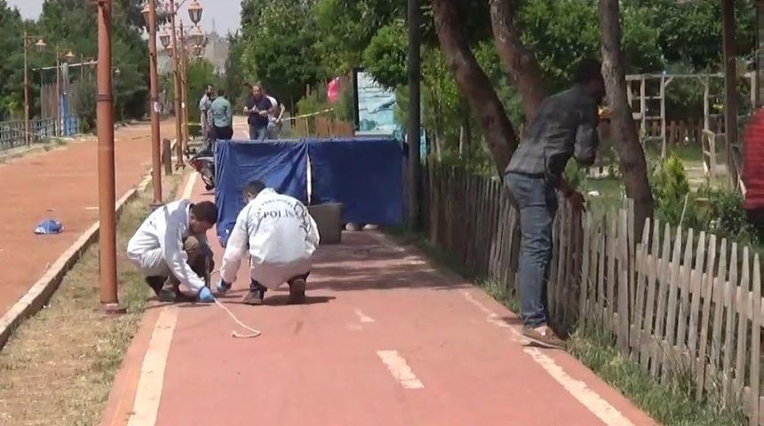 Kaldırıma &Ccedil;ekilen İp Kafasını Koparttı