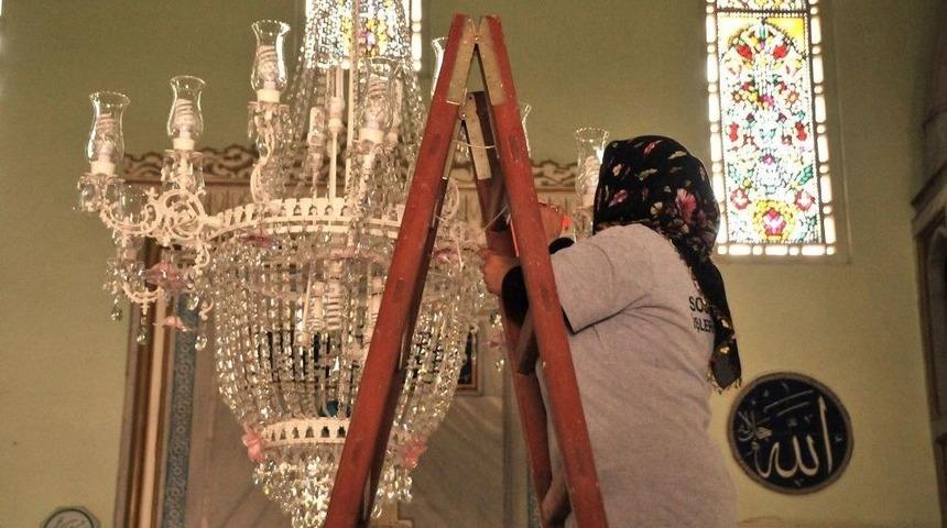 Tepebaşı&rsquo;nda Camiler Temizleniyor