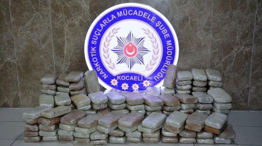 Kocaeli&rsquo;de Yolcu Otob&uuml;s&uuml;nde 110 Kilogram Eroin Yakalandı
