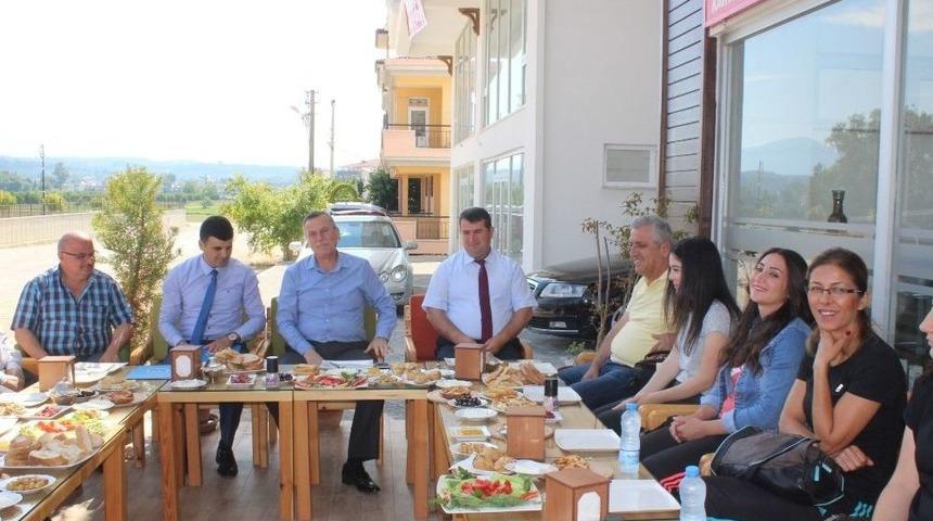 Kaymakam G&uuml;nl&uuml;&rsquo;den Antren&ouml;rlere Teşekk&uuml;r Belgesi