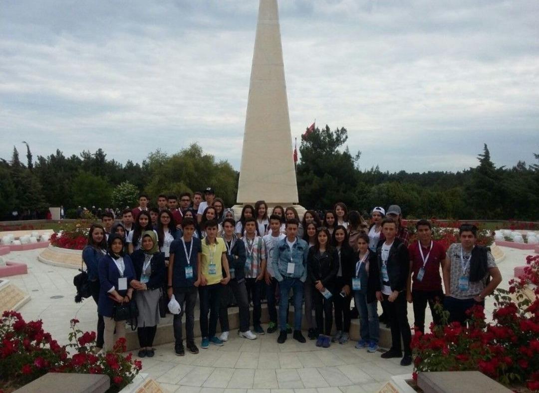 Boz&uuml;y&uuml;k Belediyesi&rsquo;nin D&uuml;zenlediği &Ccedil;anakkale Gezileri Devam Ediyor