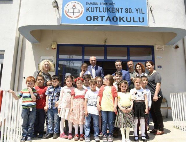 Başkan Togar, Öğrencilerin Sergisini Gezdi