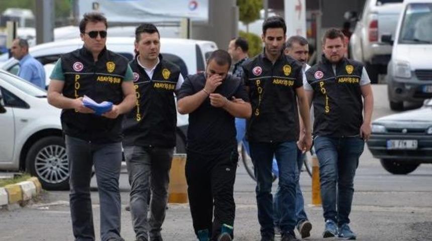 Diyarbakır'da Yolda Y&uuml;r&uuml;yen &Ccedil;ifte Saldıran Ş&uuml;pheli Yakalandı (2)