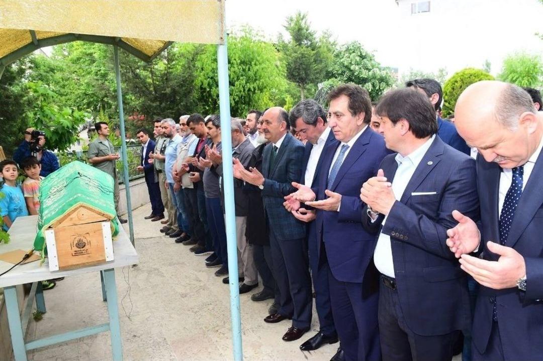 M&uuml;ezzinoğlu: &ldquo;ilim, İrfan Bir Kolumuz, Barış Ve Hoşg&ouml;r&uuml; Diğer Kolumuz Olmalı&rdquo;