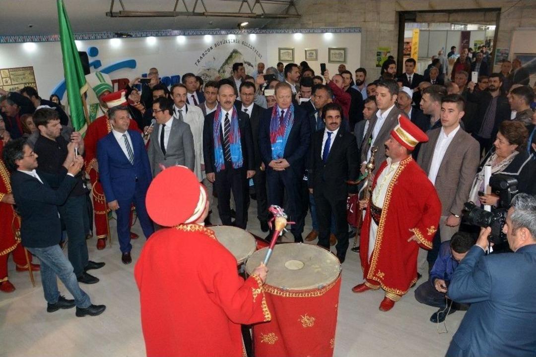 Bakan Soylu&rsquo;ya Trabzon G&uuml;nleri&rsquo;nde Sevgi Seli