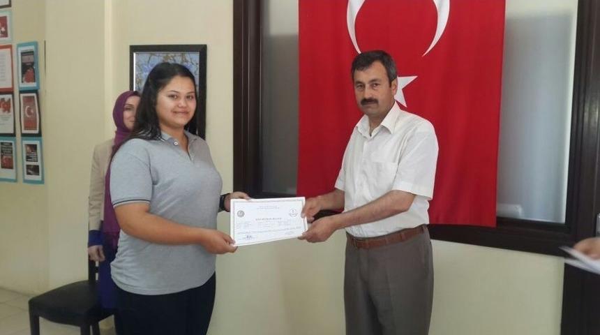 Bilgisayar Okur Yazarlığı Kursiyerlerine Sertifika T&ouml;reni