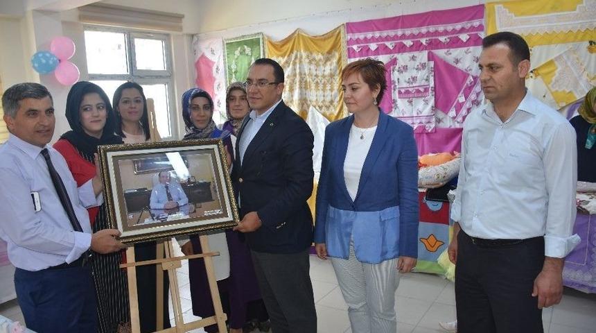 Kahta İl&ccedil;e Halk Eğitim Merkezi Yıl Sonu Sergisi