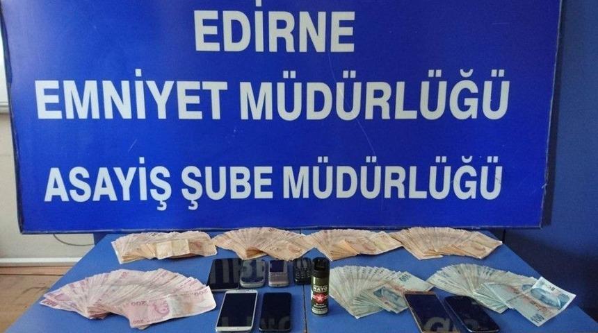 Bankadan 56 Bin Lirasını &Ccedil;ekip Dolandırıcılara Teslim Etti