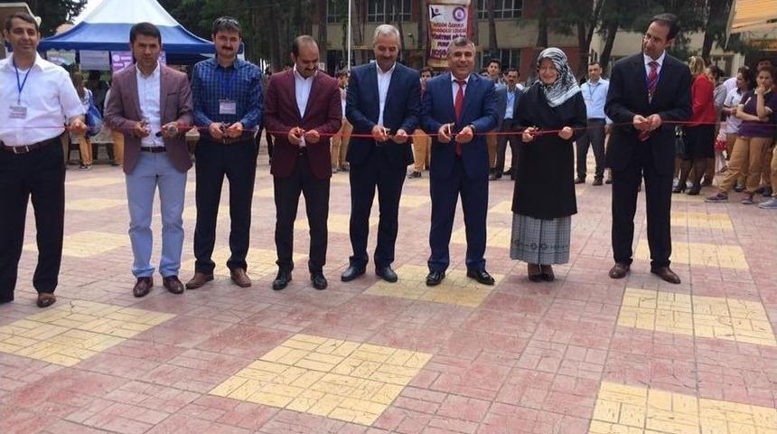 Nedim &Ouml;kmen Lisesinde T&uuml;bitak Bilim Fuarı