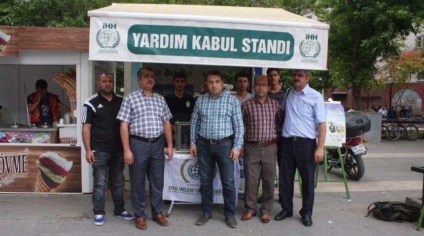 İhh&rsquo;dan Yardım Kampanyası İ&ccedil;in Stant