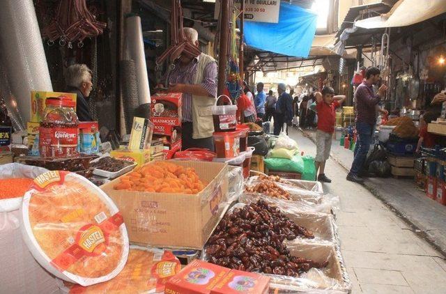 Mardin’in Tarihi Çarşılarda Ramazan Bereketi