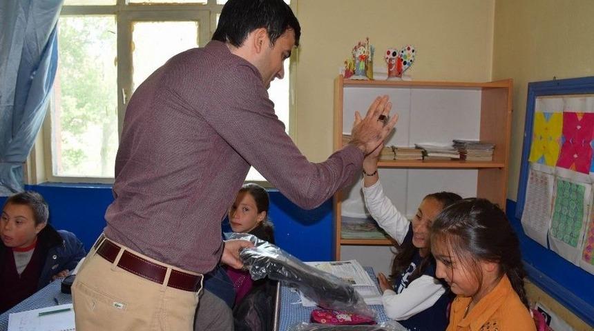 Kaymakam Erdem, 2 Ayda 72 K&ouml;y Ve 31 Mahalle Gezdi