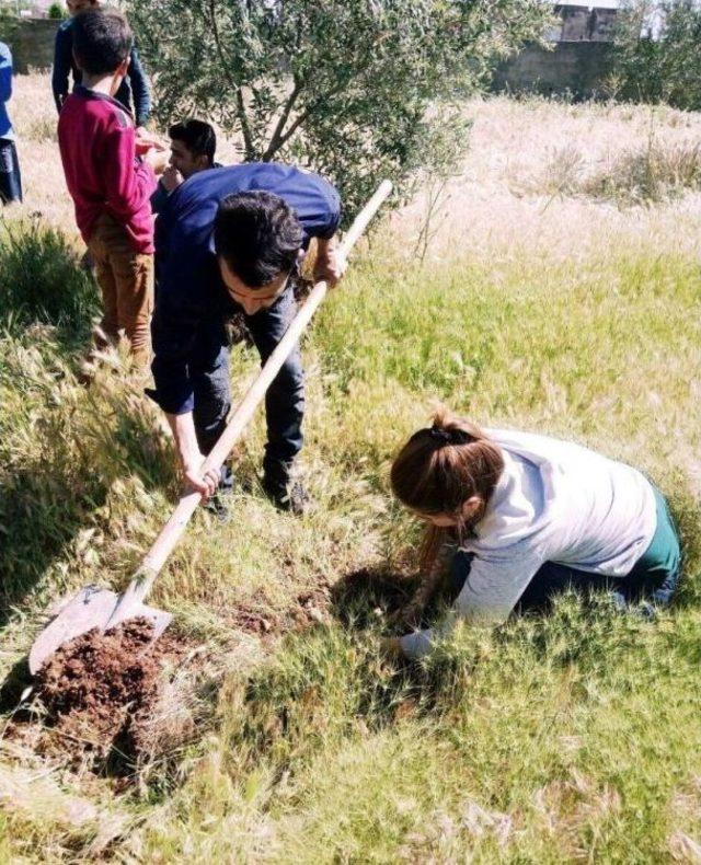 Üniversite Öğrencilerinden “her Köye Ulaş Mutluluğu Paylaş” İsimli Proje