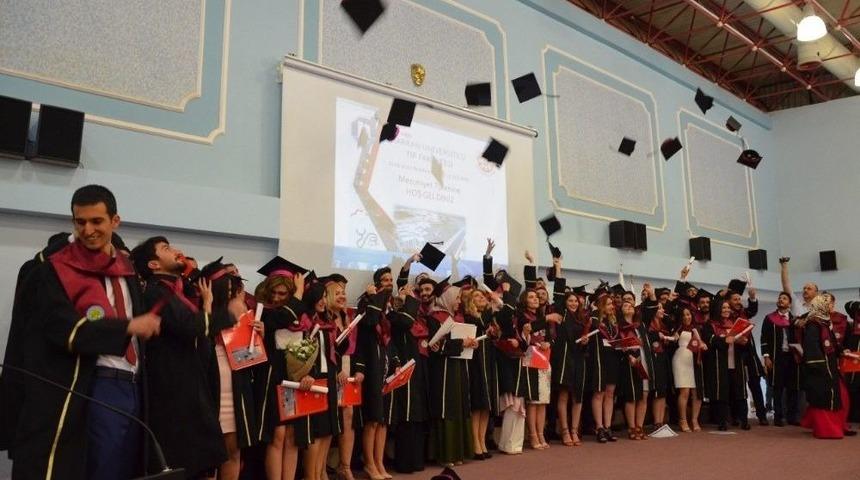Harran Tıp Fak&uuml;ltesinde Mezuniyet Heyecanı