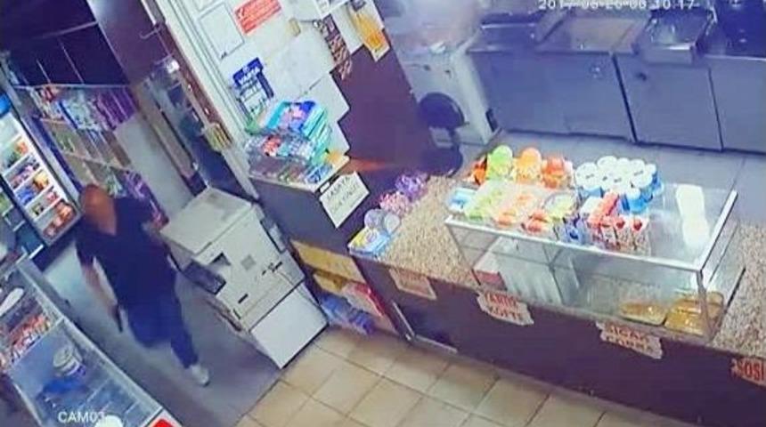 Kartal&rsquo;da Hastane Kantinindeki Silahlı Saldırı G&uuml;venlik Kamerasında