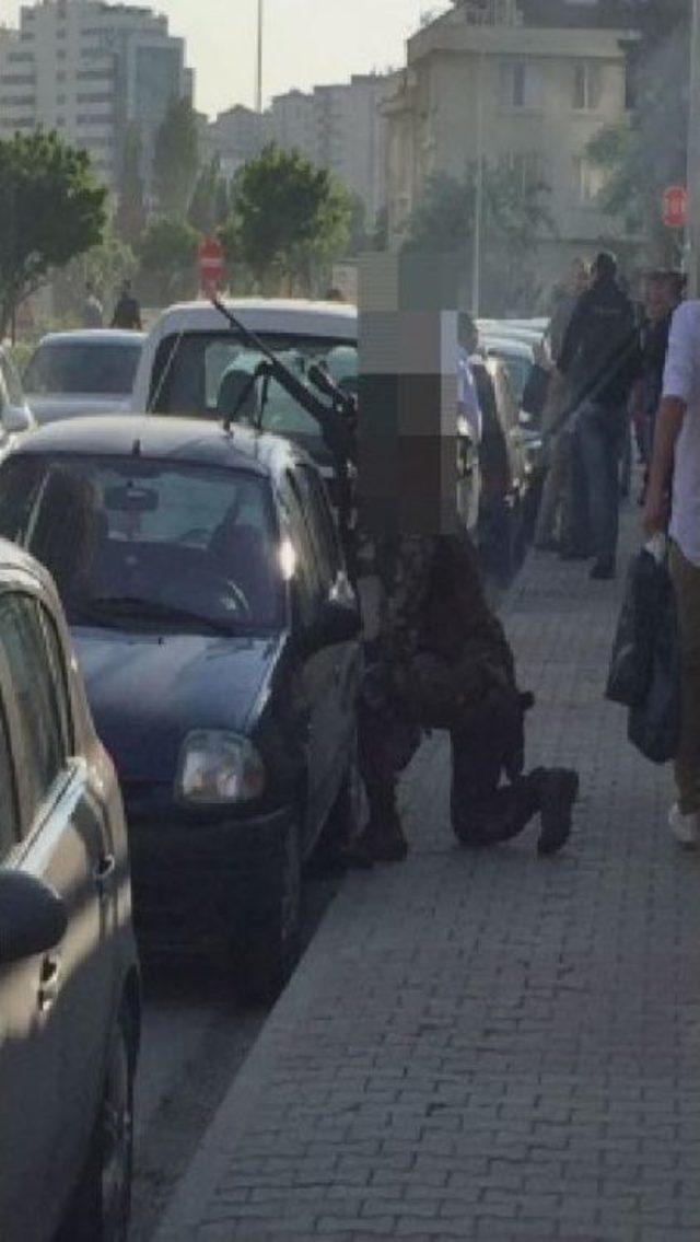 Ataşehir'deki Rezidansın Çevresinde Özel Harekat Polisleri Önlem Aldı