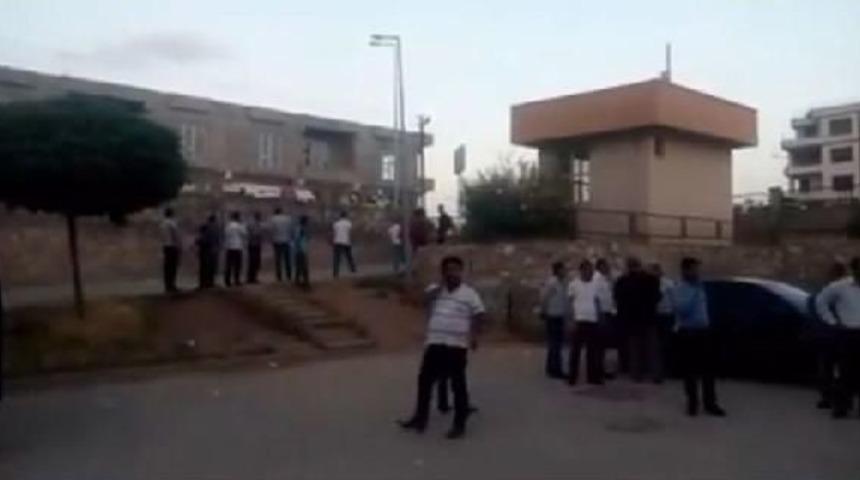 Batman'da Karakola Malzeme Taşıyan Sivil Araca Pkk Bombası: 1 &Ouml;l&uuml;, 1 Yaralı