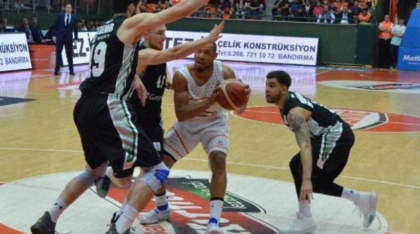 Banvit-Dar&uuml;şşafaka Doğuş: 70-74