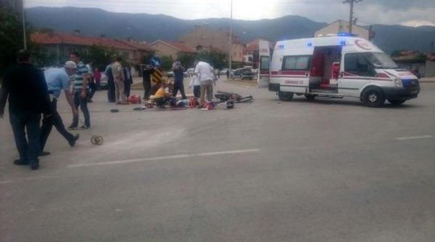 Motosikletle Gezintiye &Ccedil;ıkan Ortaokul &Ouml;ğrencileri Kaza Yaptı: 1 &Ouml;l&uuml;, 1 Yaralı