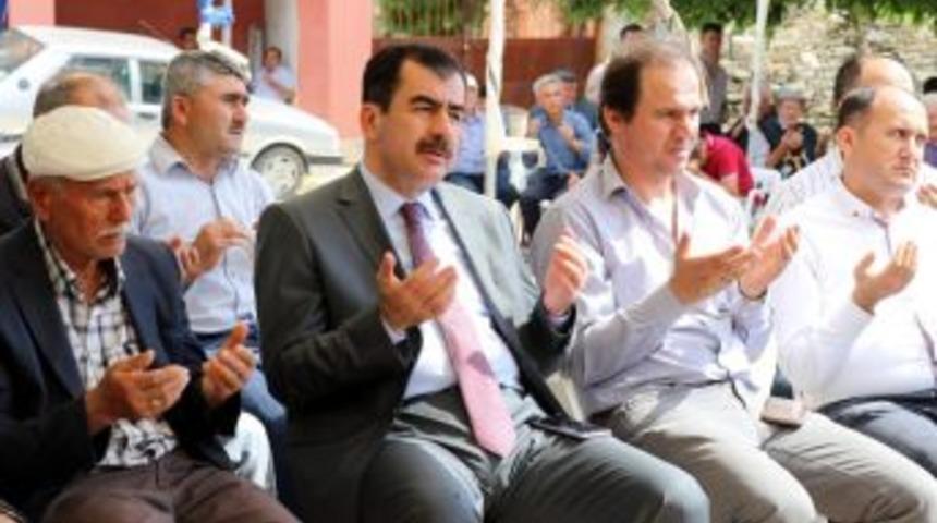 Ak Parti&rsquo;li Erdem, Kaza Kurbanı Ailenin Acısını Paylaştı