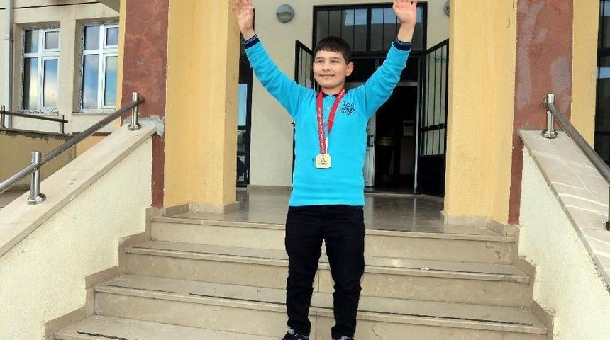 Yozgat&rsquo;ta 11 Yaşındaki Şampiyon, Rıza Kayaalp&rsquo;i &Ouml;rnek Alıyor