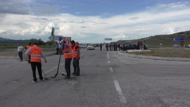 Kavşakta Otomobille Çarpışan Cip Takla Attı: 1 Ölü, 2 Yaralı