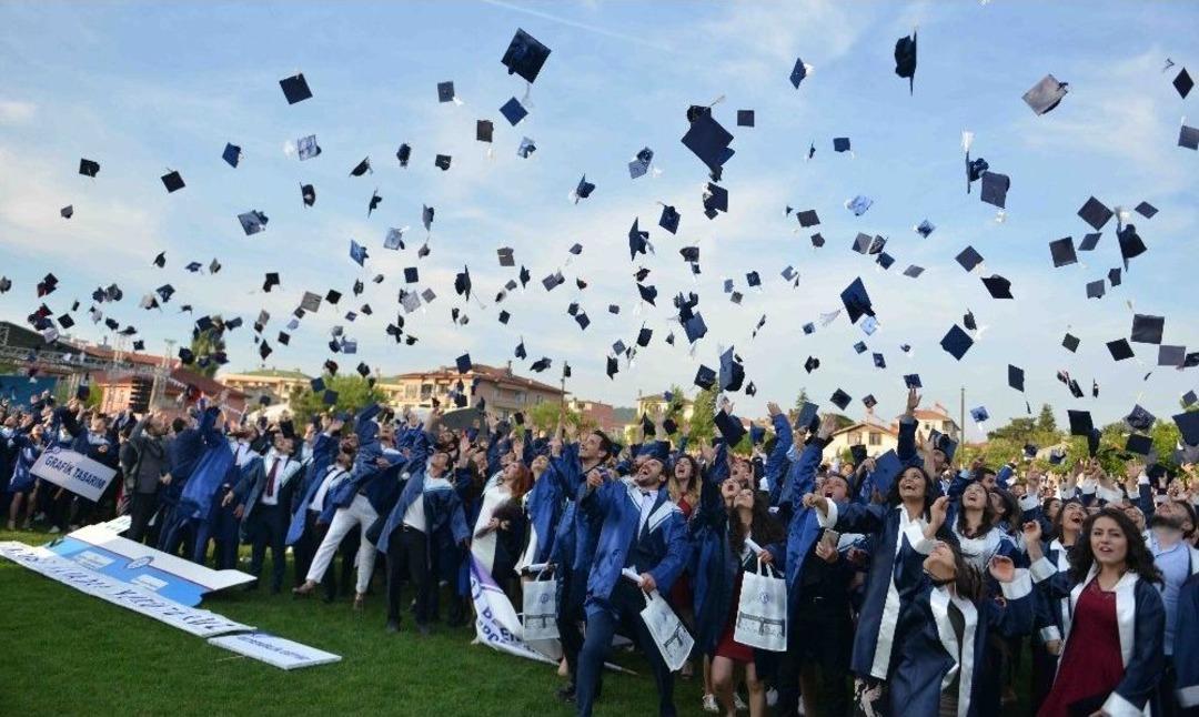 Bartın &Uuml;niversitesi 9&rsquo;uncu Mezunlarını Verdi