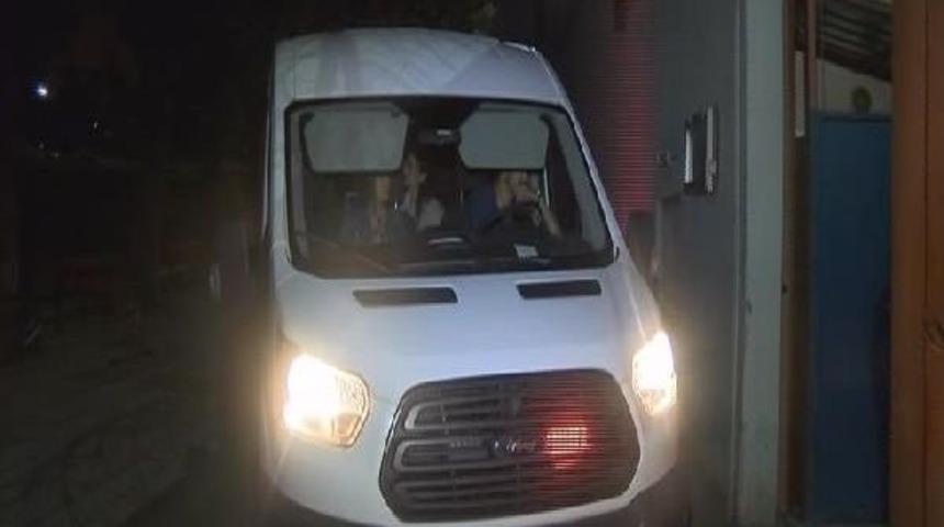 S&ouml;zc&uuml; Gazetesi Soruşturmasında Tutuklanan Mediha Olgun Cezaevine Konuldu