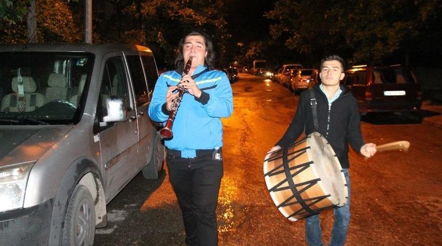 İlk Sahura Davul Ve Klarnetle Sesiyle Uyandılar