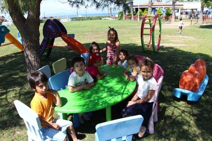 Kuşadası’nda Minik Öğrencilerin Sertifika Sevinci G1