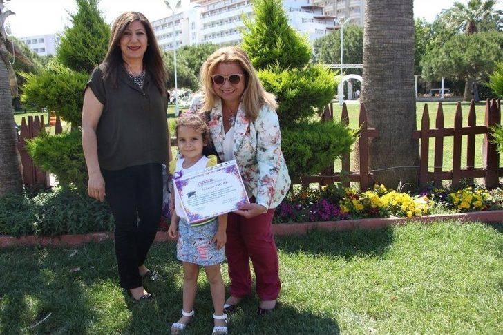 Kuşadası’nda Minik Öğrencilerin Sertifika Sevinci G2