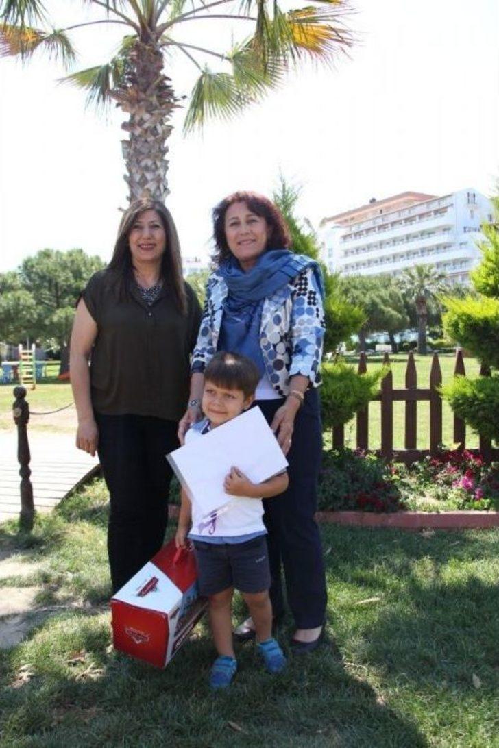 Kuşadası’nda Minik Öğrencilerin Sertifika Sevinci G3