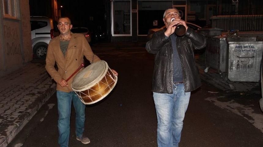 Sivaslılar Sahura Davul Ve Zurnayla Uyandı