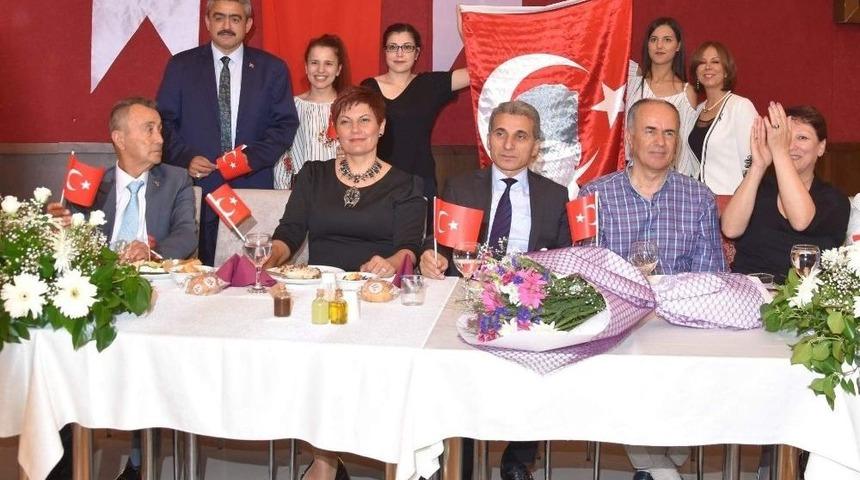 Cumhuriyet Kadınlar Derneğinin Etkinliği Birlik Beraberliğin Simgesi Oldu