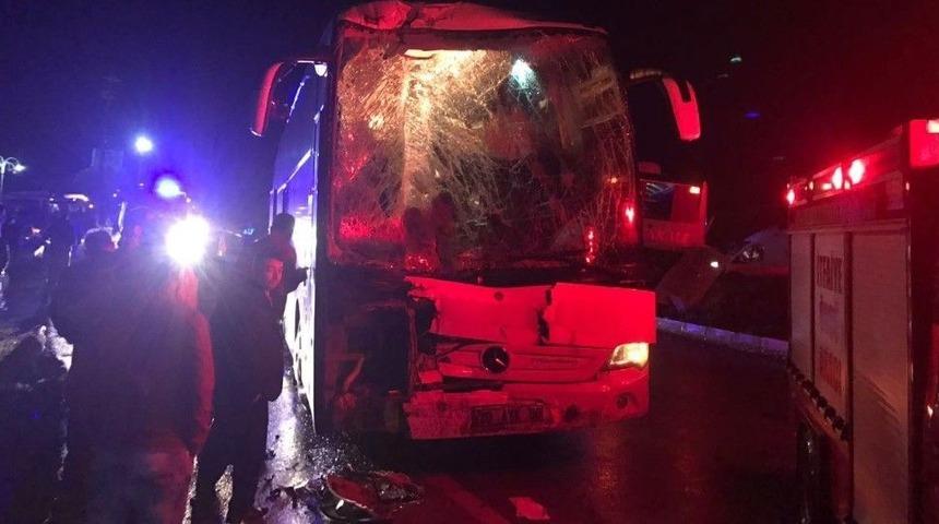 Yolcu Otobüsleri Çarpıştı: 40 Yaralı