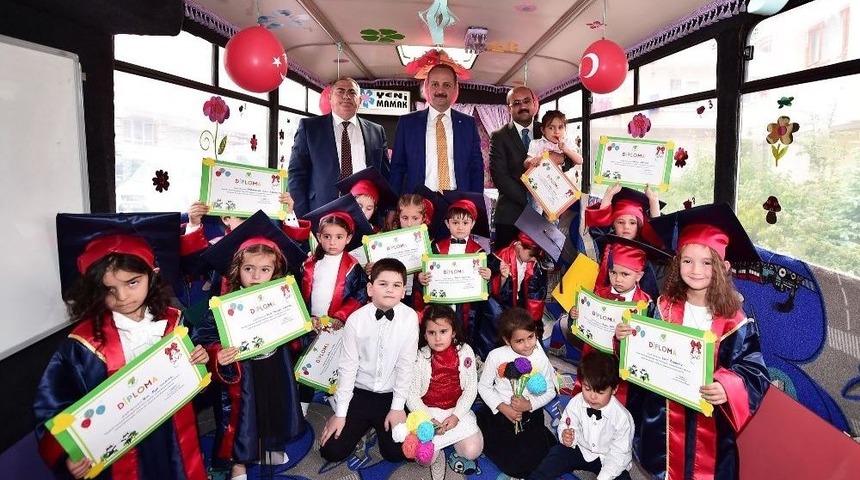 Mobil Anaokulu 2017 Mezunlarını Verdi