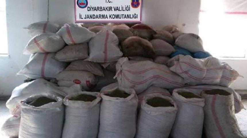 Diyarbakır'da 5 Ton 174 Kilo Esrar Ele Ge&ccedil;irildi