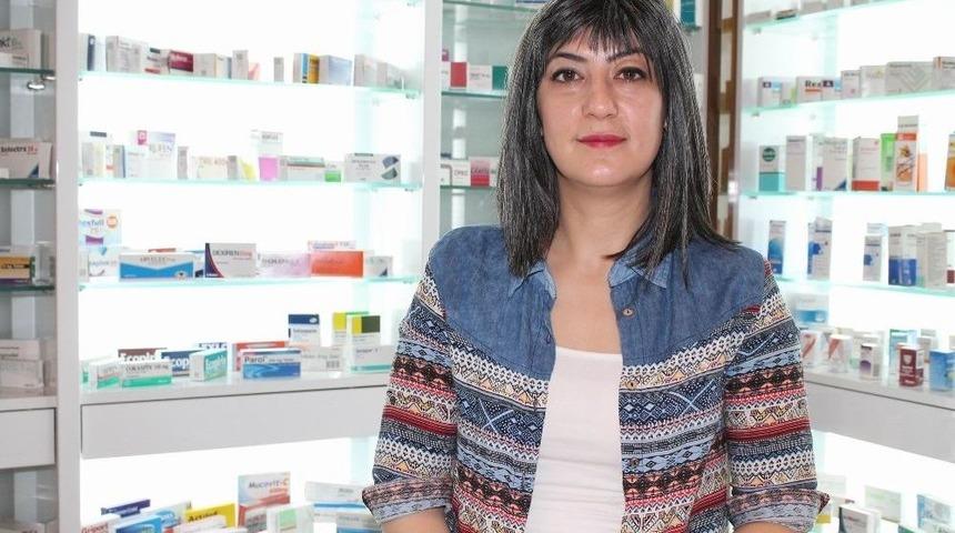 Er&uuml; Eczacılık Fak&uuml;ltesi &Ouml;ğrencileri Uygulama Eczanesi İle Mesleğe Hazırlanıyor