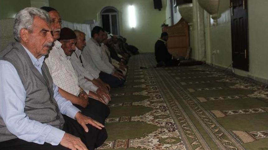 Yavuzeli&rsquo;nde İlk Teravih Namazı Kılındı