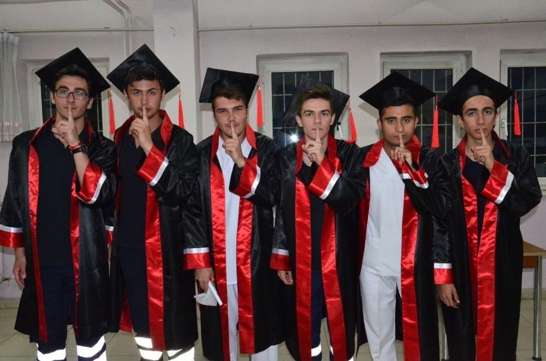 ( &Ouml;zel Haber) Erkek Hemşireler Yemin Etti