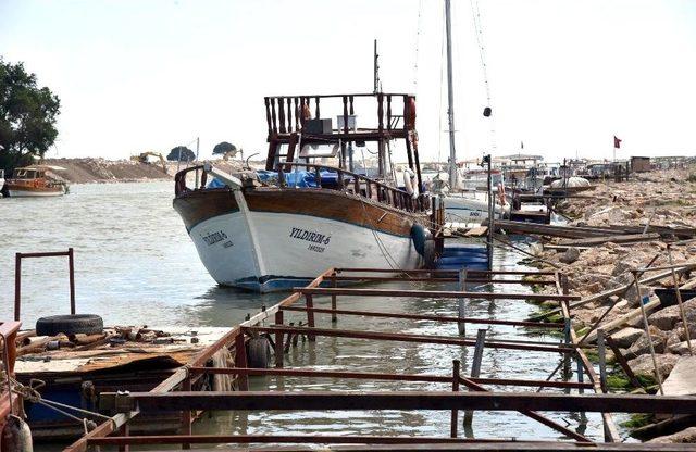 Antalya’da Teknecilerden İskele Tepkisi