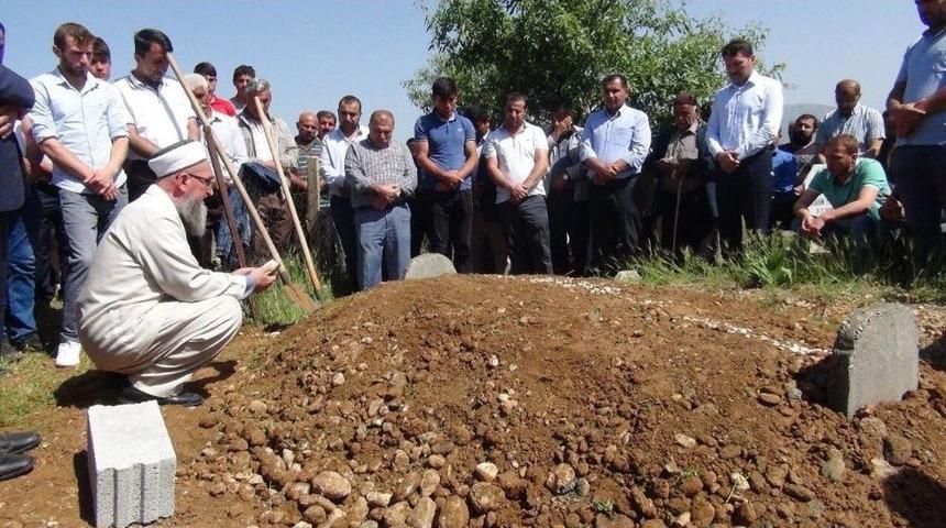 Batman&rsquo;da Ter&ouml;r Saldırısında Hayatını Kaybeden Y&uuml;ksel Toprağa Verildi