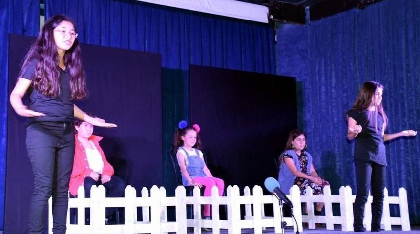 Aliağa&rsquo;da &Ccedil;ocukların Tiyatro Keyfi